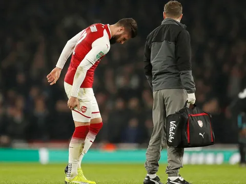 Giroud báo tin dữ cho Arsenal
