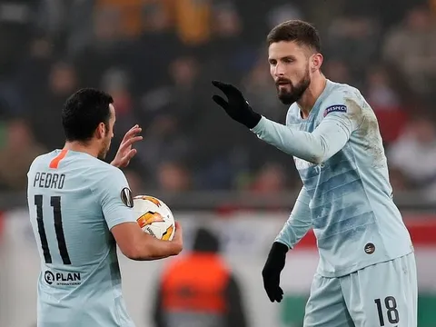 Giroud lập siêu phẩm đá phạt, Chelsea hòa kịch tính trên đất Hungary