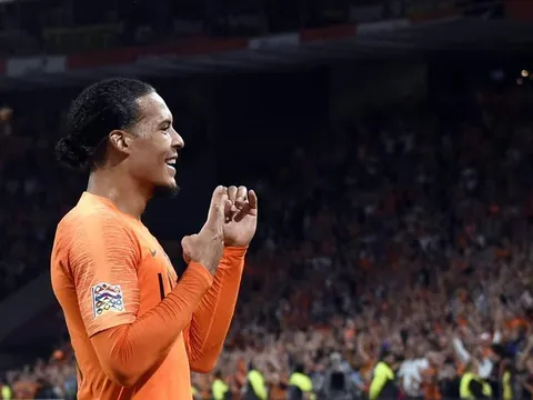 Giữa hàng loạt tin dữ, Van Dijk báo chút tin vui cho Liverpool