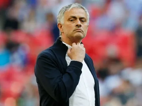 Giữa lúc 'nước sôi lửa bỏng', sao M.U yêu cầu Mourinho buông tha cho mình