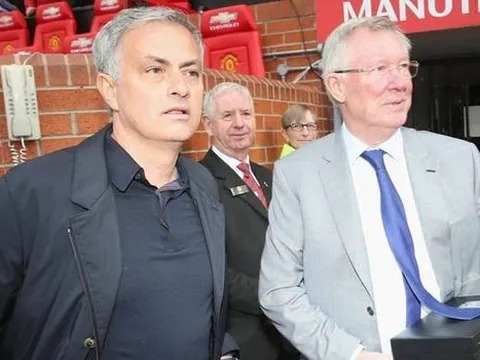 Giúp Solskjaer nhưng Sir Alex có lý do bí mật để từ chối Mourinho