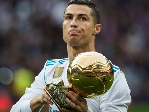 Góc HLV Trần Minh Chiến: Ronaldo có bóng vàng, nhưng Messi hay hơn!