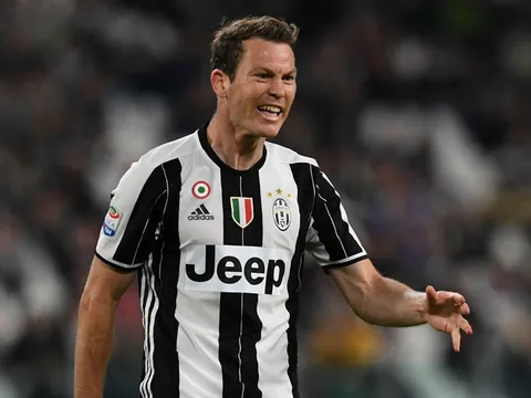 Góc Juventus: Lời giải nào cho bài toán thay thế Stephan Lichtsteiner?