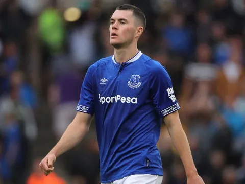 Góc Man United: Michael Keane sẽ giúp Mourinho giải bài toán trung vệ?