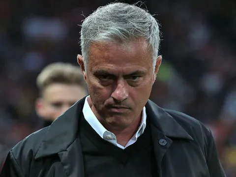 Góc Man Utd: Cán cân quyền lực đang nghiêng về Mourinho?