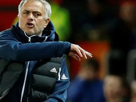 Góc Man Utd: Mourinho còn trụ được thì mới đúng là 'Đặc Biệt'