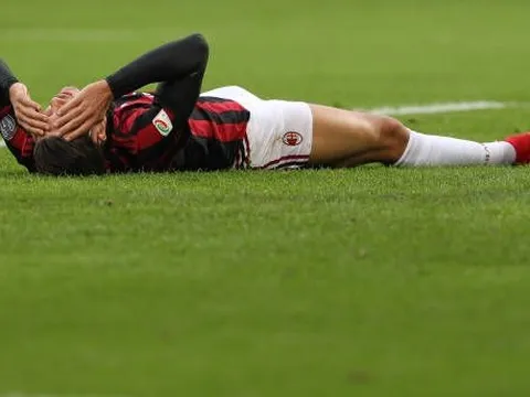Góc Milan: Chuông vẫn reo, nhưng chừng nào mới 'bắn'