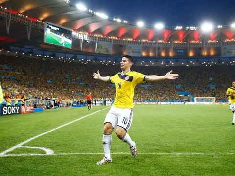 Góc siêu phẩm: Cú sút miễn chê của James Rodriguez trước Uruguay