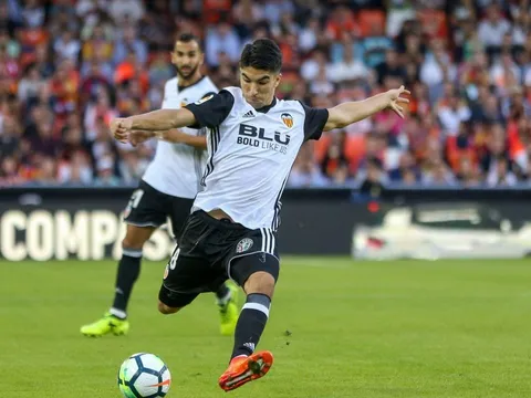 Góc tuyển trạch: Carlos Soler - 'Silva mới' được Mourinho thèm khát là ai?