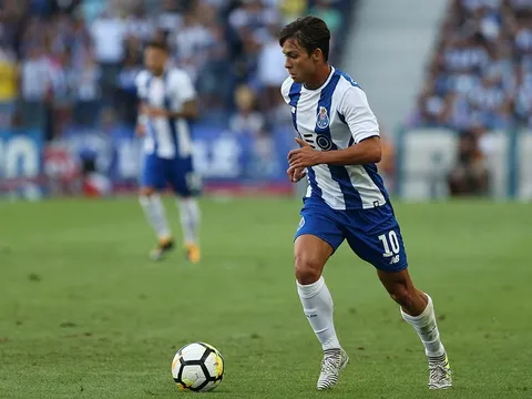 Góc tuyển trạch: Nhờ siêu tuyển trạch, Oliver Torres sẽ đến Arsenal?