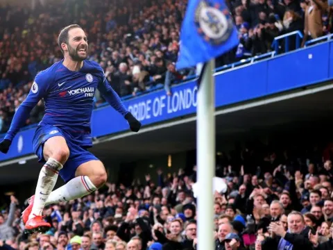 Tân binh Chelsea hạnh phúc khi được làm việc cùng Sarri