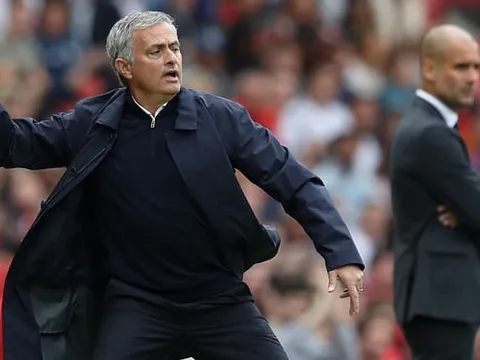Guardiola đang phá kỷ lục, còn Mourinho tự phá chính mình