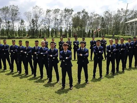 HAGL: Mặc đẹp mà đá kém cũng... vứt!