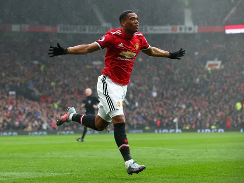 Hạ gục Tottenham, Martial xứng đáng ngôi sao 'đóng thế' số 1 tại NHA