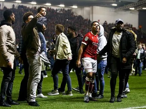 Hạ M.U, Bristol City ghi dấu mốc thần kỳ