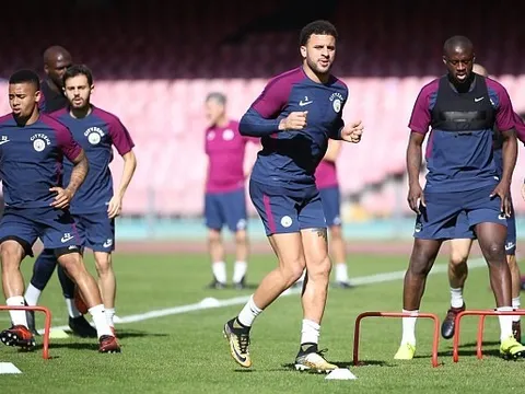 Hạ Napoli, Man City vẫn ở lại Italia chuẩn bị cho trận chiến Arsenal