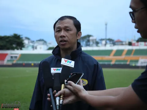 Thua tan nát trước Hà Nội, thầy Công Phượng lo trụ hạng cùng HAGL