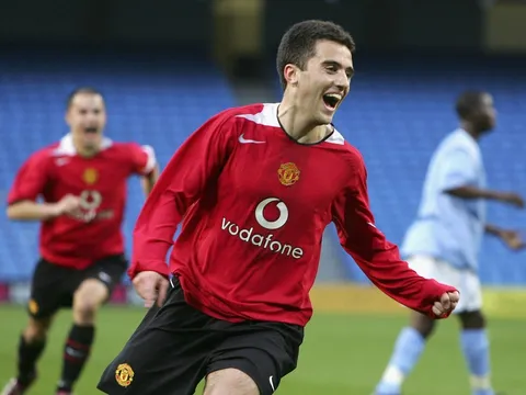 "Hahahaha... Tôi làm huấn luyện viên tại Man Utd à?"