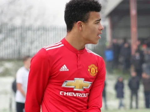 Hàng công khủng hoảng, Man Utd cân nhắc dùng 'cánh chim lạ'