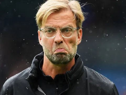 Hàng thủ Liverpool khiến Klopp 'ăn ngủ không yên'
