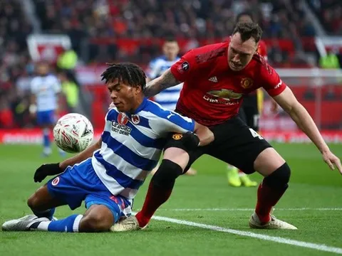 'Hàng thủ Man Utd quá cẩu thả'