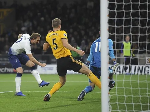 Hàng thủ mơ ngủ, Tottenham suýt ôm hận trước Wolves