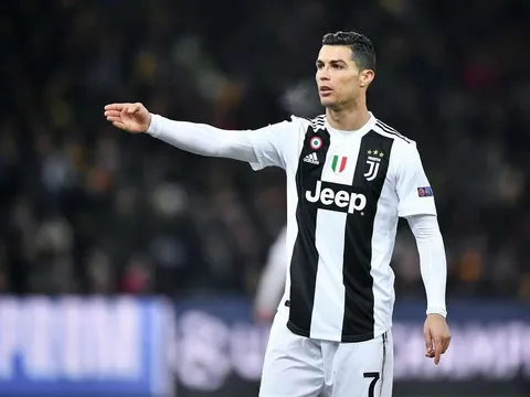 Hạnh phúc tại Juventus nhưng Ronaldo đang thiết lập kỉ lục buồn ở Champions League