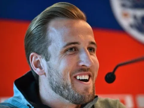 Harry Kane nói điều BẤT NGỜ về pha bóng Ramos "bẻ vai" Salah
