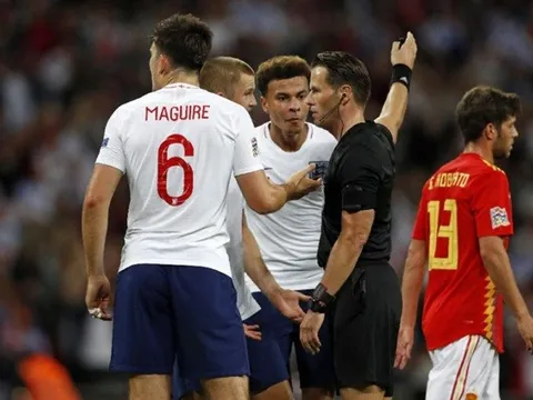 Harry Kane: "Trọng tài quá nhát khi không công nhận bàn thắng của Welbeck"
