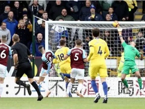 5 điểm nhấn Burnley 0-4 Chelsea: Hart là số 1, Hazard không còn quan trọng?