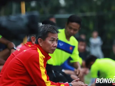 HLV Hoàng Anh Tuấn bàng hoàng với thất bại của U19 Việt Nam