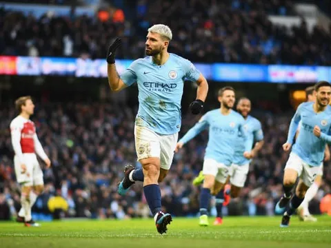 Hat-trick của Aguero khiến hi vọng top 4 của Arsenal ngày càng xa tầm với