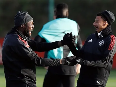Hậu đại chiến Tottenham, sân tập Man Utd rộn tiếng cười