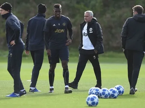"Hãy đến xem một buổi tập của Man Utd - giống như ai đó đã chết"