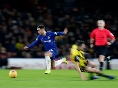 Hazard "lăng ba vi bộ" và những khoảnh khắc đẹp nhất vòng 19 Premier League