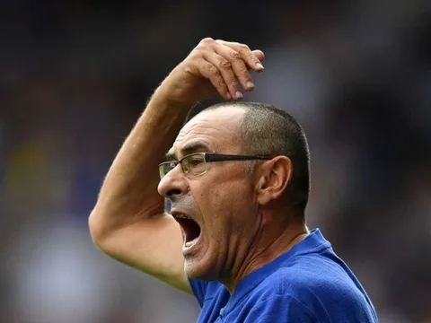 Hazard: "Nếu chúng tôi không làm điều này trong 5 phút, Sarri sẽ phát điên"
