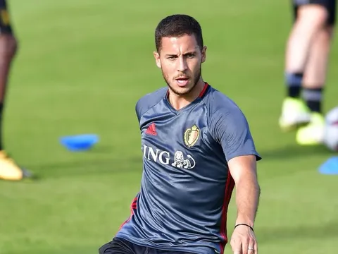 Hazard sung sức trong ngày đầu lên tuyển