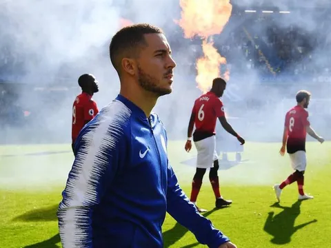 Hazard thi đấu nhạt nhoà vì... nể nang 'bạn cũ'?