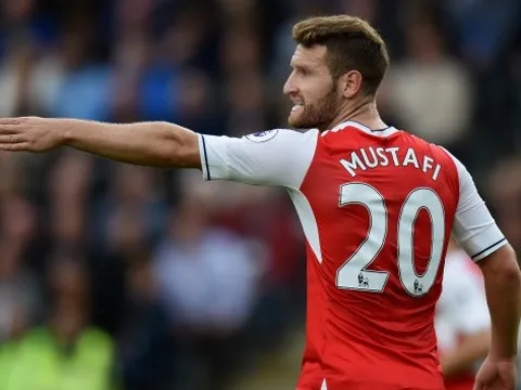 Hậu vệ Arsenal gây sốc khi có tên trong ĐHTB Premier League sau 12 vòng