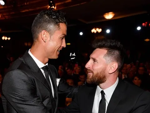 Hé lộ cuộc đối thoại của Messi và Ronaldo đêm trao giải FIFA The Best