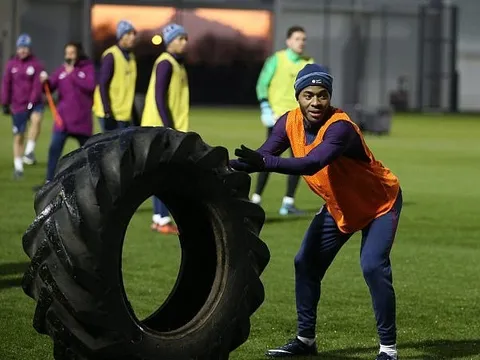 Hé lộ 'vũ khí bí mật' giúp Raheem Sterling thăng hoa