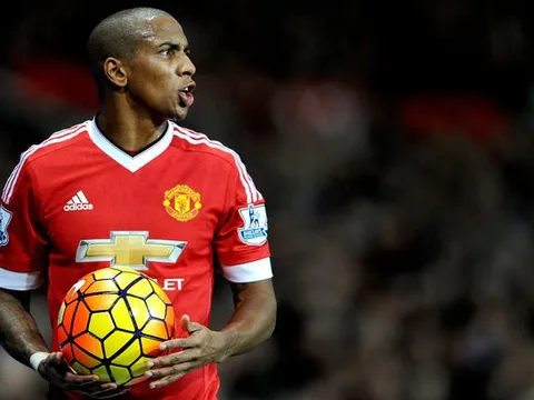 Ashley Young: Tạm biệt danh xưng 'ngôi sao mùa chuyển nhượng'