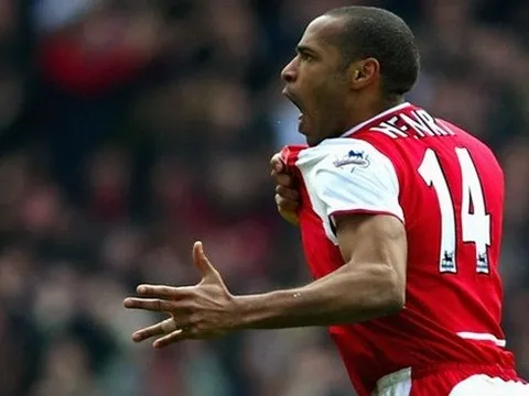 Henry và cú volley không thể cản phá vào lưới Man Utd