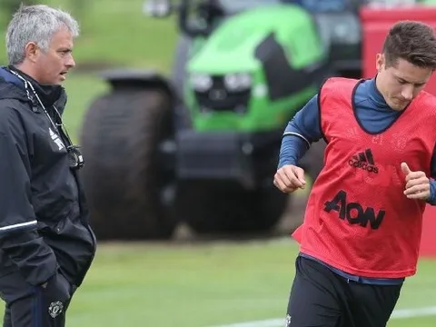 Herrera phản ứng thế nào về sự khác biệt giữa Solskjaer và Mourinho?
