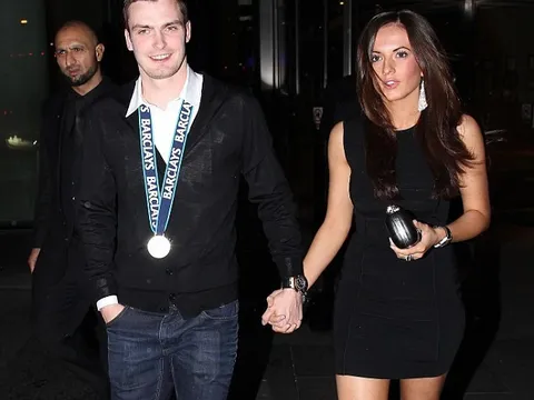 Hết án tù vì tội cưỡng dâm, nhà vô địch NHA tìm đường trở lại sân cỏ