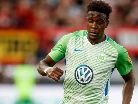 Hết tiền cho van Dijk, Liverpool thanh lý Divock Origi