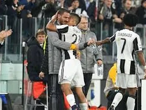 Hình ảnh Bonucci ghi bàn và ăn mừng như vô địch trước AC Milan