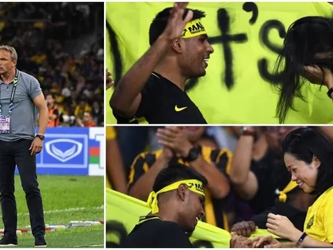 HLV Antoine Hey bất lực, CĐV Malaysia cầu hôn trên khán đài Bukit Jalil