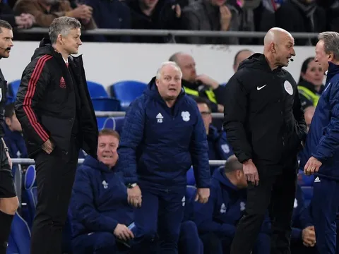 HLV Cardiff: "Bàn thua trước Man Utd thật ngu ngốc!"