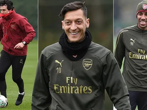 HLV Emery phô diễn kỹ thuật, Ozil và đồng đội trố mắt nhìn